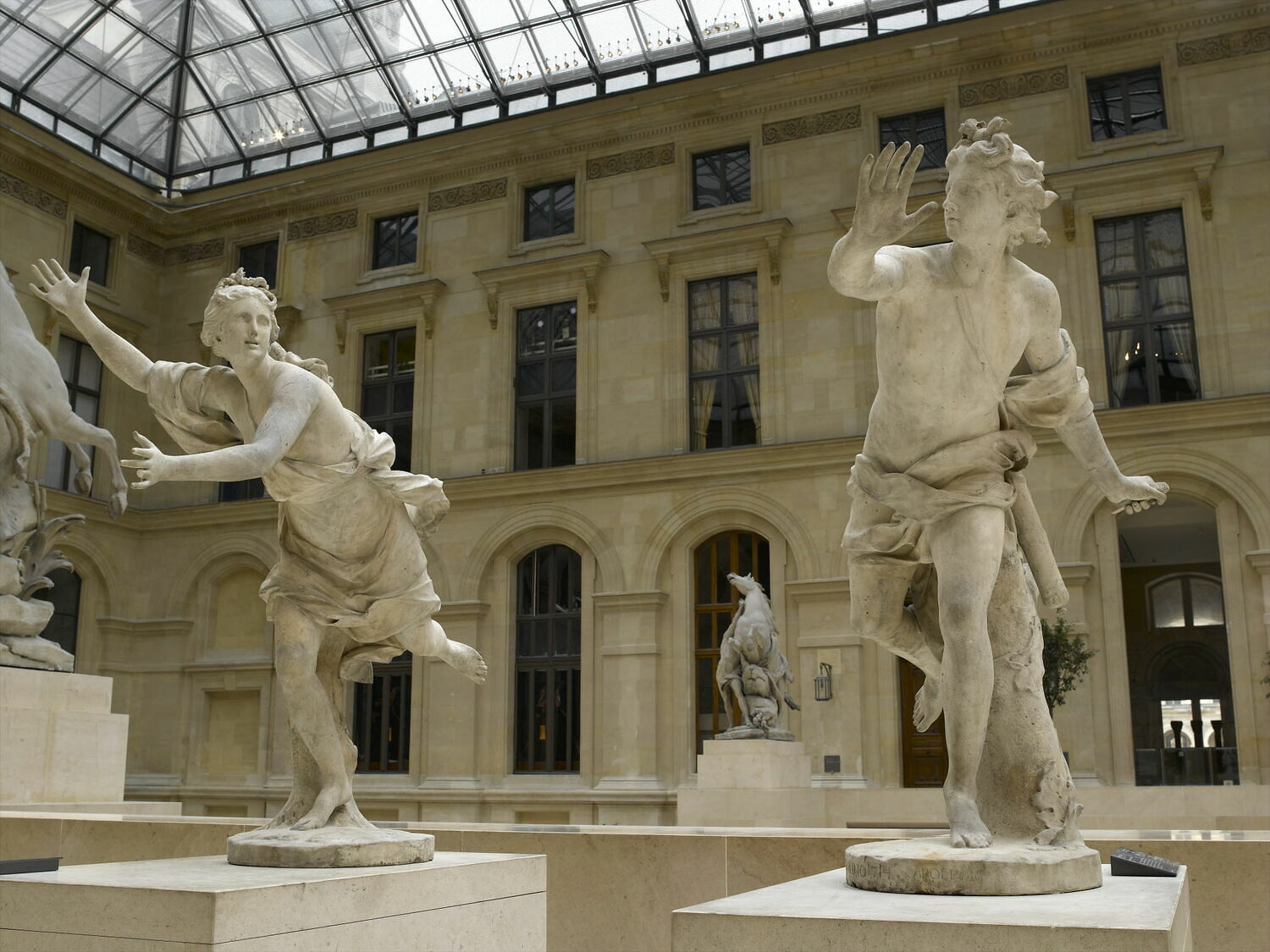 Daphné poursuivie par Apollon Louvre Collections