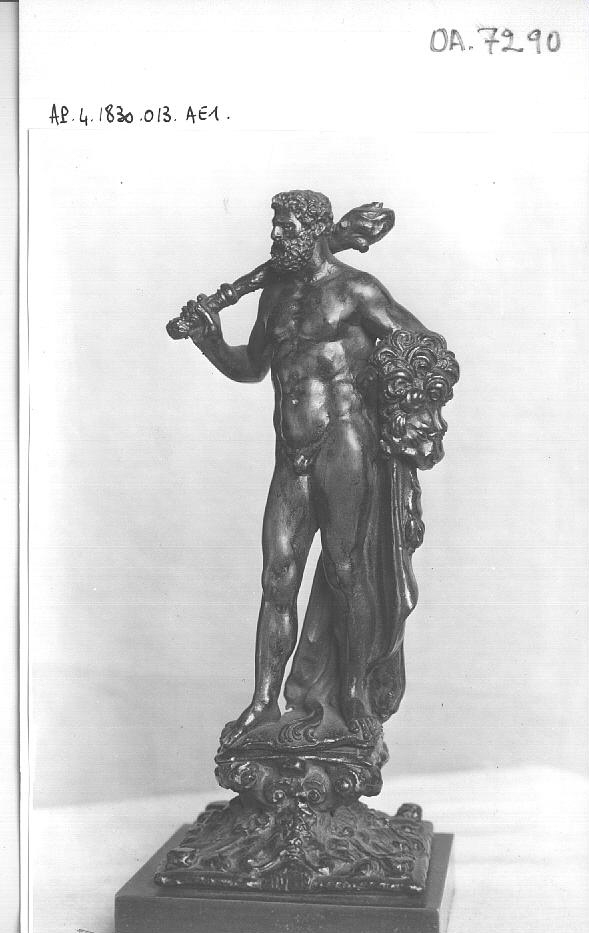 Statuette Hercule Avec Une Massue Et La Peau Du Lion De N M E