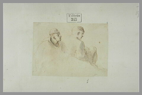 Deux hommes, coiffés de bonnet, assis : l'un de dos, l'autre de profil