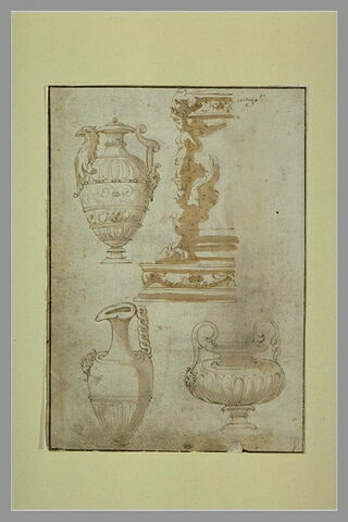 Trois vases, et étude de la partie gauche de la base d'un candélabre, image 2/2