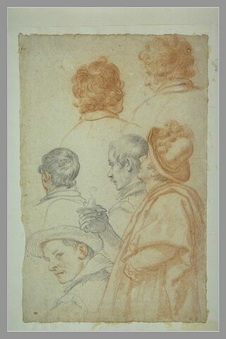 Un homme debout de profil à gauche, coiffé d'un chapeau, tenant une bougie et cinq têtes d'hommes de profil ou de dos, image 2/2