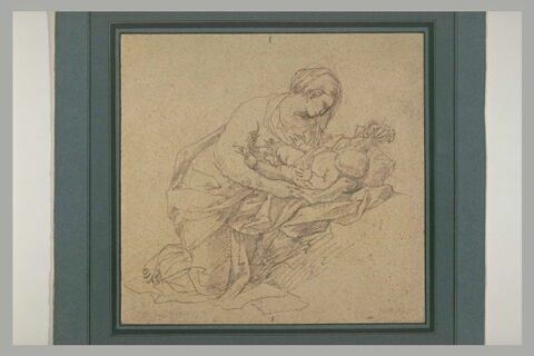La Vierge à genoux enveloppant d'un drap l'Enfant Jésus, image 2/2