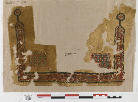 tunique ; tabula ; bande décorative d'habillement ; fragment