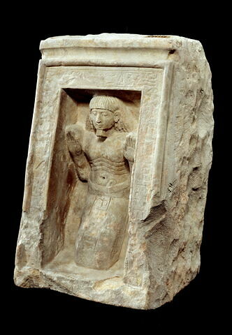 statue ; pyramidion, image 1/2