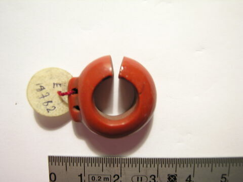 boucle d'oreille en anneau coupé à pendentif, image 1/1