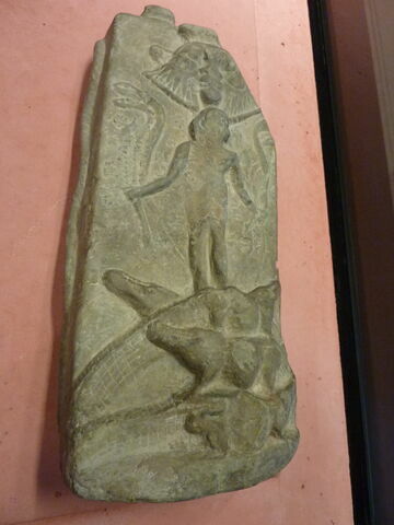 stèle d'Horus, image 2/3