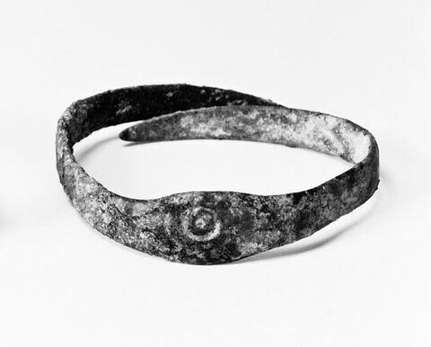 bracelet en anneau à médaillon ; anneau ouvert, image 1/3