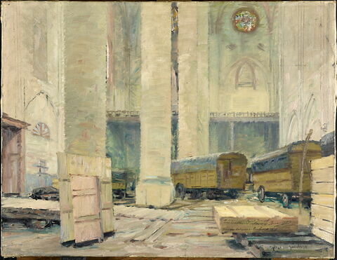 Intérieur de la nef des Jacobins de Toulouse en 1918, avec les voitures contenant les tableaux évacués du Louvre