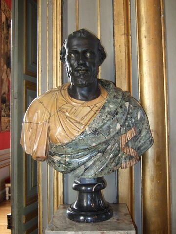 Buste d'empereur romain, image 1/1