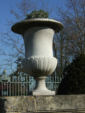 Vase de forme antique