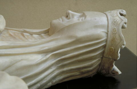Jeanne d'Évreux, reine de France tenant un sac contenant ses entrailles (+ 1371), image 8/11
