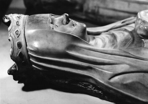 Jeanne d'Évreux, reine de France tenant un sac contenant ses entrailles (+ 1371), image 10/11