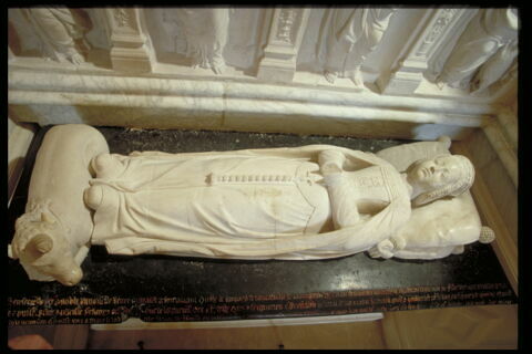 Statue gisante de Renée d'Orléans-Longueville