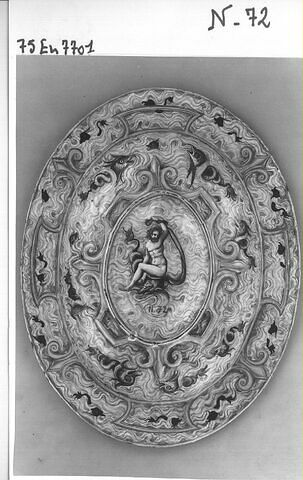 Grand plat ovale : Les Séquanes se plaignent d'Arioviste à César, image 14/16