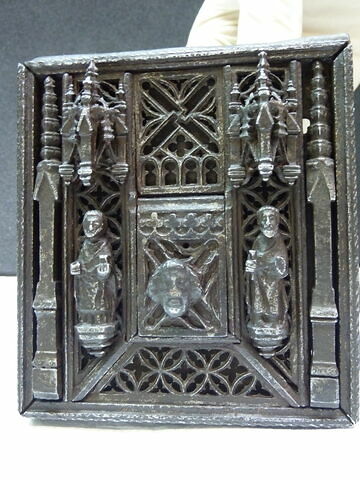 Serrure : architectures gothiques, deux statuettes de saints, image 2/2