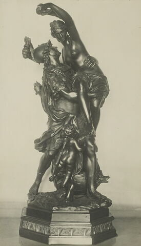 Groupe sculpté : l'enlèvement de Rhéa Sylvia par Mars, image 2/12