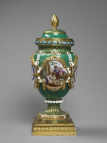 Vase d'ornement forme "antique ferrée" dit "vase de Fontenoy" ou "à cordon"