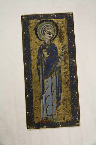Plaque rectangulaire : Vierge au Calvaire, faux d'après la plaque du bras gauche d'une croix conservée à Londres au British Museum (inv. 1850, 7-22, 5)