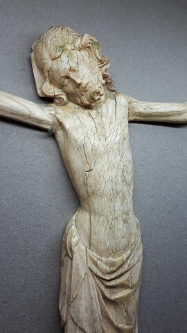 Figure d'applique : Christ en croix, image 2/6