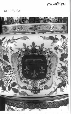 Vase cornet aux armes du duc d'Orléans, image 2/2