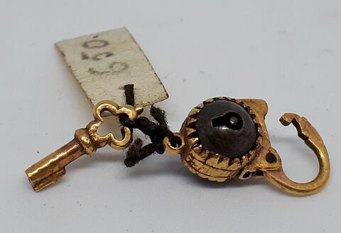 Cadenas en or avec sa clef, image 1/1