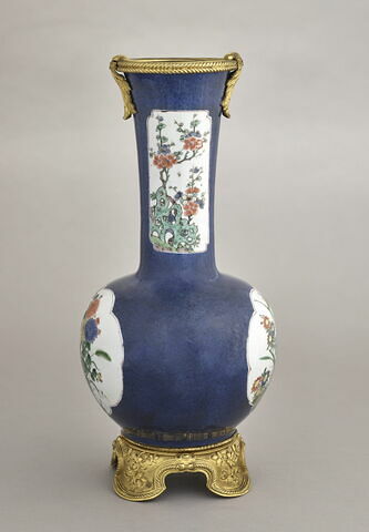 Vase en forme de carafe, à panse sphérique, d'une paire (TH 484), image 9/9