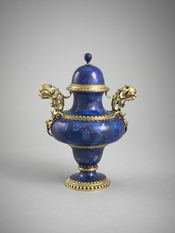 Vase en lapis-lazuli, image 1/6