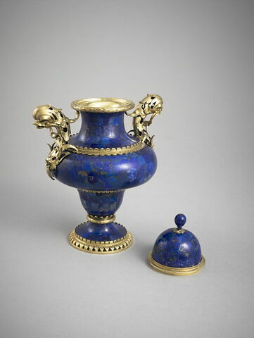 Vase en lapis-lazuli, image 6/6
