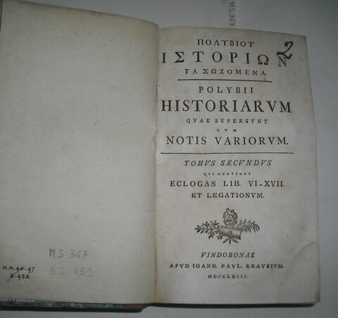 Ouvrage en latin et en grec sur deux colonnes : Polibius tome II, Casauboni édité en 1763 ayant appartenu au duc de Reichstadt