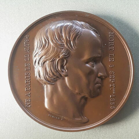 Médaille en bronze avec étui en bois : buste de Charles Percier par Joseph-François Domard