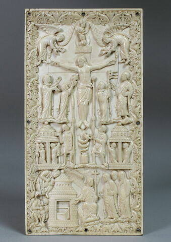 Plaque de reliure : Crucifixion ; Saintes Femmes au tombeau, image 1/2