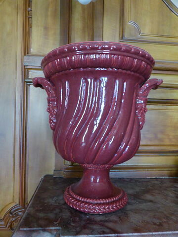 Vase imitant le porphyre, appartient à une paire (OAP 3698 1)
