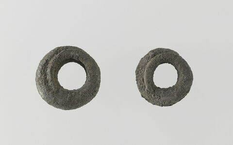 anneau ; boucle d'oreille, image 1/1