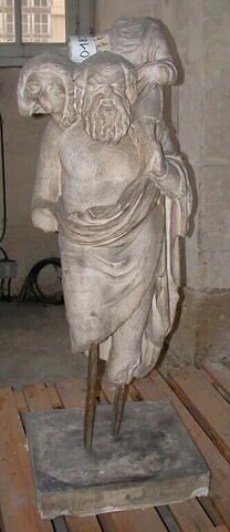 Tirage d’un groupe statuaire représentant Papposilène portant sur ses épaules un petit acteur tenant un masque de théâtre