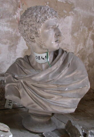 Tirage d’un buste romain drapé