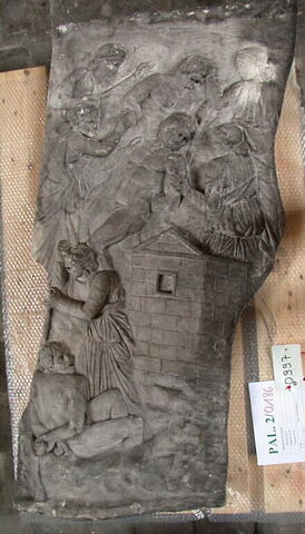 Tirage d’une plaque de la colonne Trajane représentant des prisonniers torturés par des femmes daces