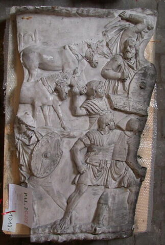 Tirage d’une plaque de la colonne Trajane représentant une scène de siège, image 1/1