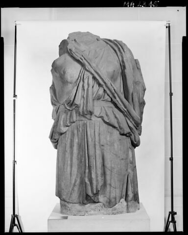statue, image 4/4