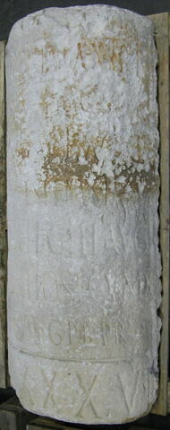 borne ; inscription, image 5/5
