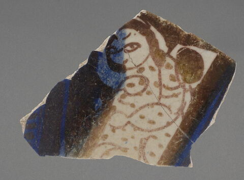 Fragment de bordure d'une coupe avec personnage en réserve, image 1/1