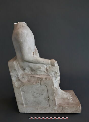 Moulage de la statue de Khasekhemouy de l'Ashmolean Museum, image 3/4
