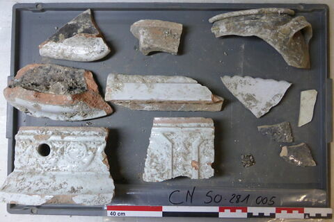 vase, récipient, fragment ; brique de poêle, fragment, image 1/1