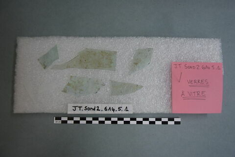 verre creux, fragment, image 6/23