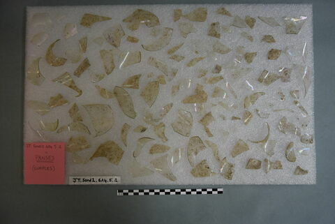 verre creux, fragment, image 7/23