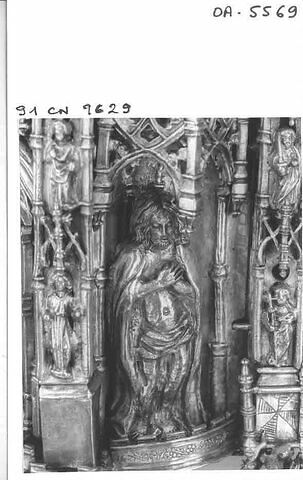 Reliquaire ou réserve eucharistique en forme de sanctuaire gothique au pied polylobé, image 4/5