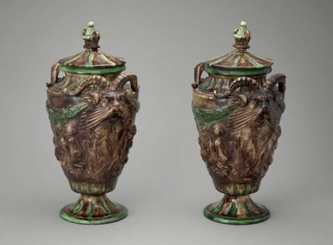 Paire de vases ayant appartenu à Delacroix