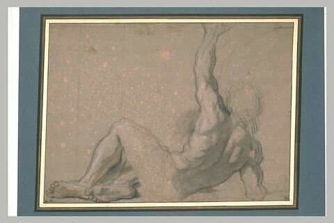 Un homme nu, couché levant le bras gauche, vu de dos