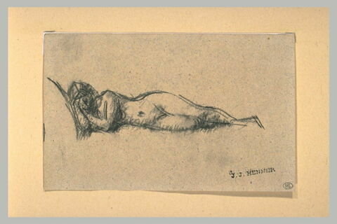 Femme nue, couchée de profil vers la gauche, soutenant sa tête de ses mains, image 1/1