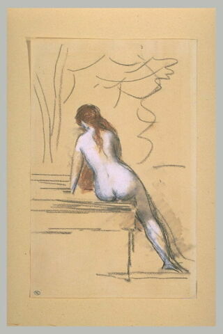 Femme nue, assise sur un mur, vue de dos