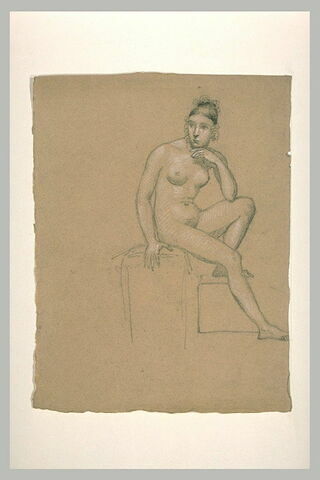 Femme nue, assise sur un socle